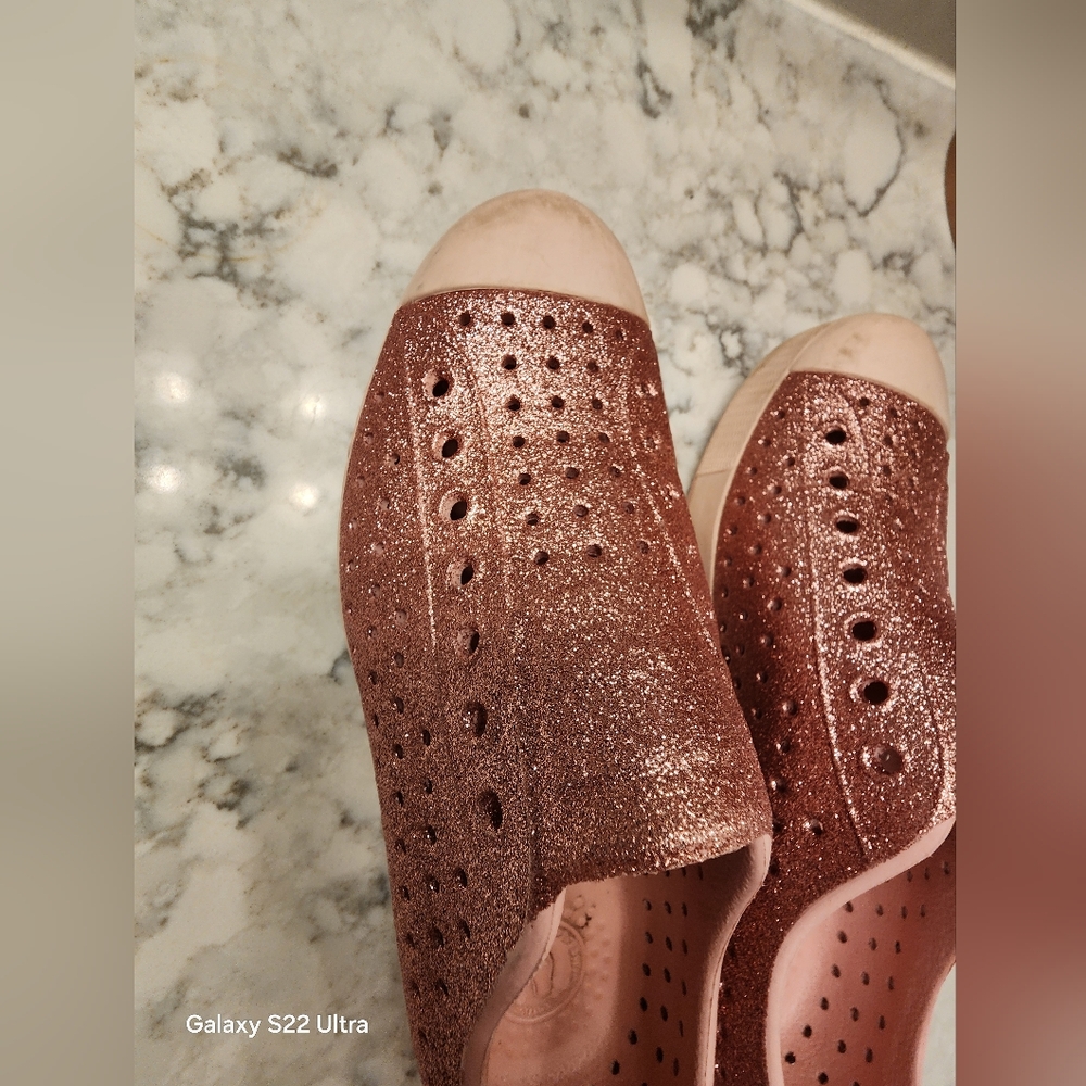 Native Shoes - Picture 3 of 4